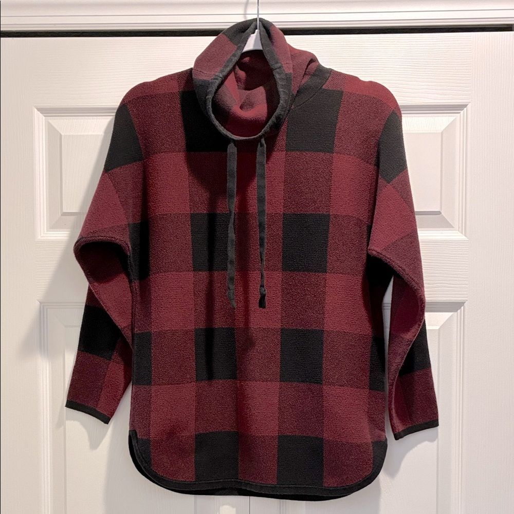 Adrienne Vittadini Sweater XS Women’s Burgundy and Black Buffalo Plaid Pullover